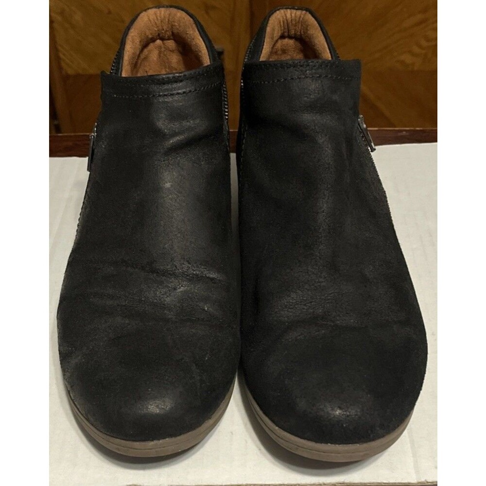 Cobb Hill Crosbie Black Leather Leaf Embossed Zip Ankle Boots Booties Size 9M